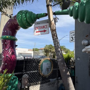 Oddballs Nifty Thrift - Entrance - Thrift Stores Near Me - Oakland Park, Florida