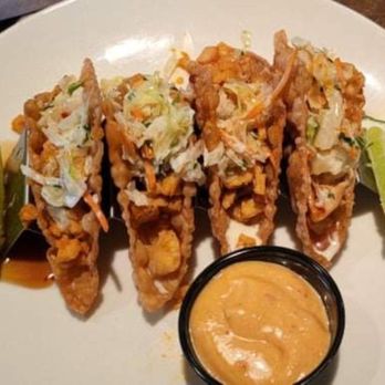 Applebee's Grill + Bar - Chicken wonton tacos with spicy mayo - American Near Me - Hampton, Virginia Applebee's Grill + Bar - Chicken wonton tacos with spicy mayo - American Near Me - Hampton, Virginia