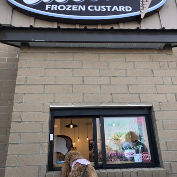 Abbott's Frozen Custard - Dog bowl please! - Ice Cream & Frozen Yogurt Near Me - Concord, North Carolina
