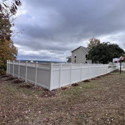 A Soldiers Deck and Fence Company - White Vinyl Privacy Fencing with Lattice Top