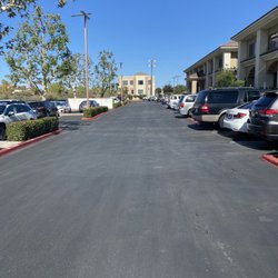 Jackson House - Temecula - Parking lot walks