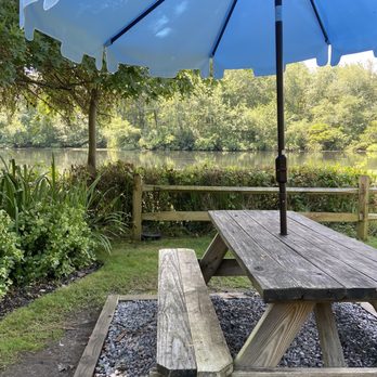Farm Country Kitchen - Outdoor seating by the lake - American Near Me - Riverhead, New York Farm Country Kitchen - Outdoor seating by the lake - American Near Me - Riverhead, New York