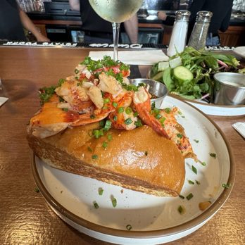 Hook & Anchor - Lobster roll - Seafood Near Me - Costa Mesa, California