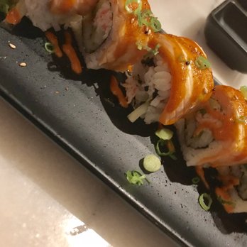 Ebaes - Seared salmon roll - Ramen Near Me - Los Angeles, California