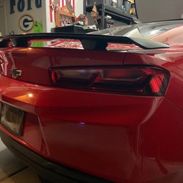 Rear spoiler