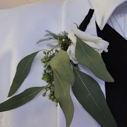 Dead boutonniere
