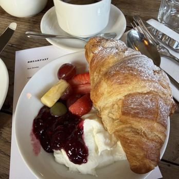 Fleur De Lys Hotel - Breakfast - Hotels Near Me - Wimborne, DOR