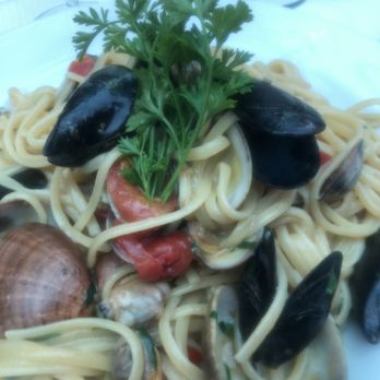 La Fenice - Seafood Linguine - Pizza Near Me - Sorrento, NA