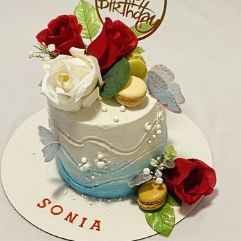 Myra's Custom Cakes - Custom Cakes Near Me