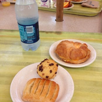 Discovery Cove - Breakfast - Amusement Parks Near Me - Orlando, Florida Discovery Cove - Breakfast - Amusement Parks Near Me - Orlando, Florida