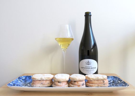 Cafe miomio / Bar Mutsumi by null