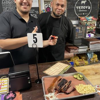Teddy’s Barbecue - The folks - Barbeque Near Me - Weslaco, Texas Teddy’s Barbecue - The folks - Barbeque Near Me - Weslaco, Texas
