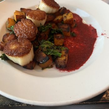 Shorebreak Lodge - Day boat Scallops, butternut squash - New American Near Me - Rehoboth Beach, Delaware Shorebreak Lodge - Day boat Scallops, butternut squash - New American Near Me - Rehoboth Beach, Delaware