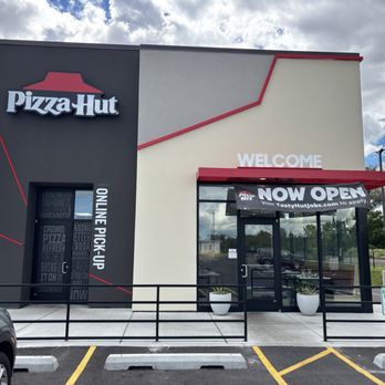 Pizza Hut - Pizza Near Me - Auburn, New York Pizza Hut - Pizza Near Me - Auburn, New York