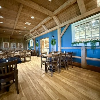 Farmhouse Restaurant - dining room - Buffets Near Me - Gettysburg, Pennsylvania