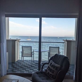 Malibu Beach Inn - Hotels Near Me - Malibu, California