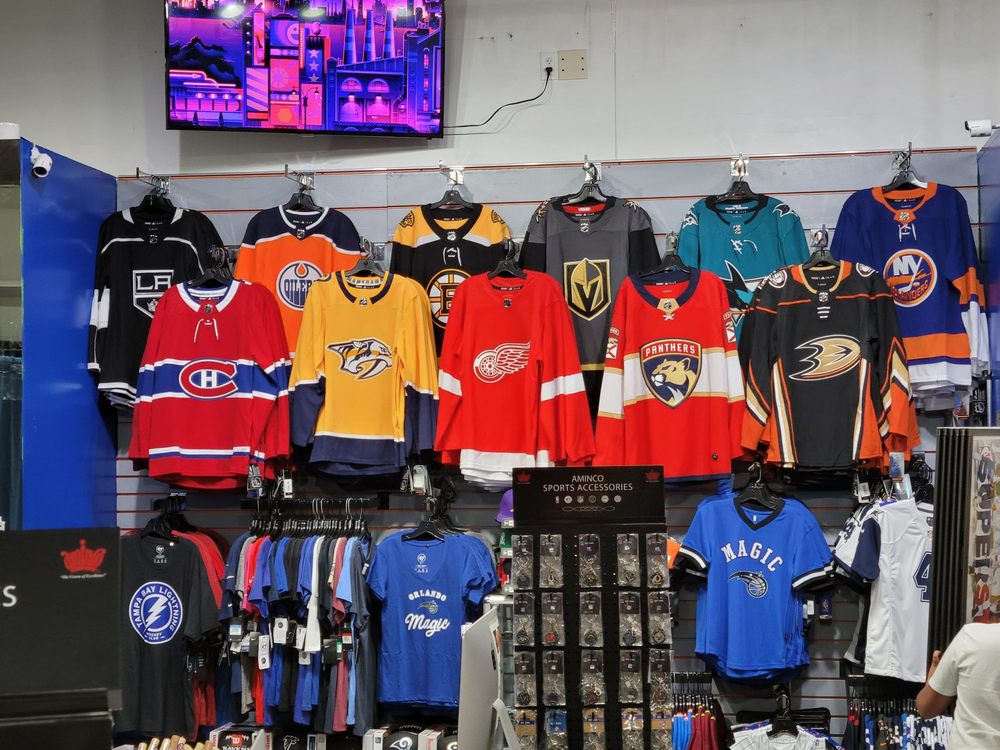 ULTIMATE SPORTS FAN Updated September 2024 154 Photos 8001 S