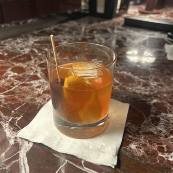 Le Pavillon Hotel - Old Fashioned - Hotels Near Me - New Orleans, Louisiana Le Pavillon Hotel - Old Fashioned - Hotels Near Me - New Orleans, Louisiana
