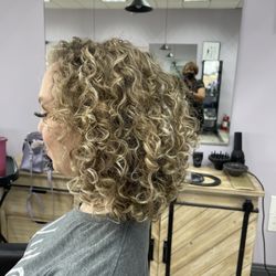Highlights with curly cut