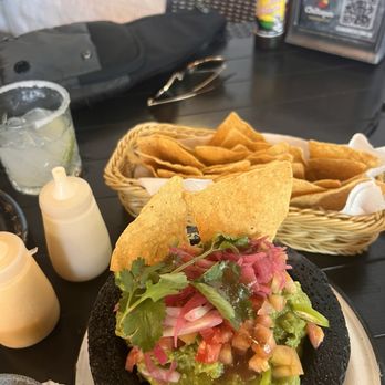 Chiltepín Marisquillos - House made guac with pickled red onions - Seafood Near Me - Playa del Carmen, ROO