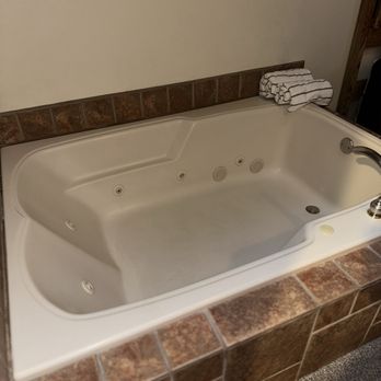 Robinhood Resort - Hot tub - Big Bear Lake, CA