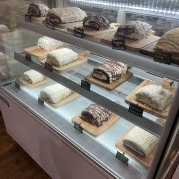 Hello Honey - Cake display. - Ice Cream & Frozen Yogurt Near Me - Fort Thomas, Kentucky Hello Honey - Cake display. - Ice Cream & Frozen Yogurt Near Me - Fort Thomas, Kentucky
