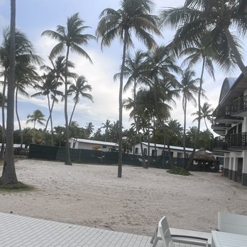 Chesapeake Beach Resort - This is the view next to the unsanitized beach definitely not worth 400$ - Hotels Near Me - Islamorada, Florida Chesapeake Beach Resort - This is the view next to the unsanitized beach definitely not worth 400$ - Hotels Near Me - Islamorada, Florida