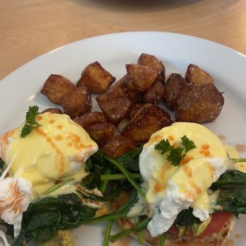 Duo Grill House - Egg Benedict - American Near Me - Albany, California