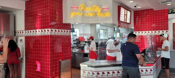 In-N-Out Burger by null