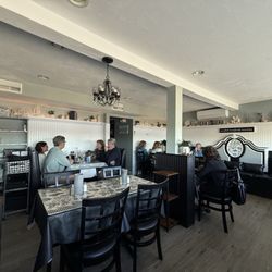 Cafe Soleil - Dining room