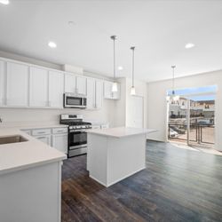 Katie Jabbar - Rachael Real Estate - Kitchen of a rental townhome in the Everton community of Warrenville