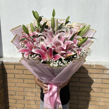 Blushing Petals Flowers - Florists Near Me - Hawthorne, California Blushing Petals Flowers - Florists Near Me - Hawthorne, California