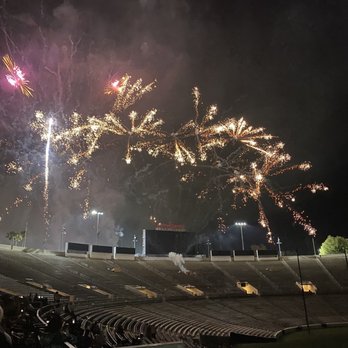 Rose Bowl Stadium - Stadiums & Arenas Near Me - Pasadena, California Rose Bowl Stadium - Stadiums & Arenas Near Me - Pasadena, California