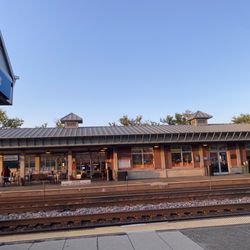 Elmhurst Metra Station - Outside facing north station