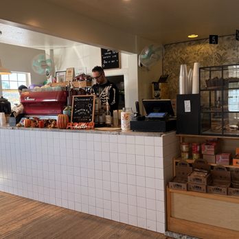 Caliche Coffee Bar & Ranch Road Roasters - Coffee Roasteries Near Me - Fredericksburg, Texas