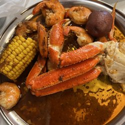 Red Crab Boil - Lunch steamer bag- snow crab legs and shrimp with a mix of flavorings.