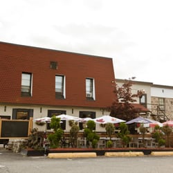 The Mill Street Crossing Pub & Rest - The Mill St Setting