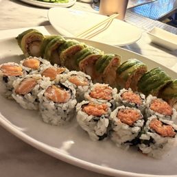 Maki combo with soup - Chef Roll ( Top roll with avocado) - Spicy salmon roll - Spicy tuna roll Maki combo with soup - Chef Roll ( Top roll with avocado) - Spicy salmon roll - Spicy tuna roll