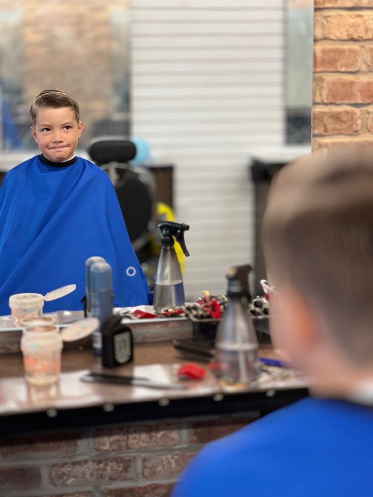 Miami Cut & Style Salon & Barbershop Image