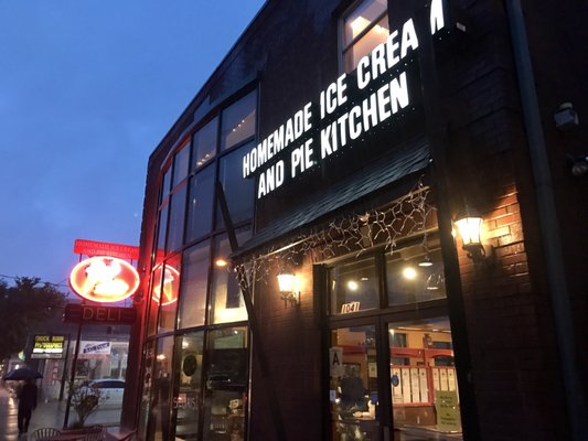 Homemade Ice Cream Pie Kitchen Closed 61 Photos 81 Reviews Desserts 1041 Bardstown Rd Louisville Ky Phone Number