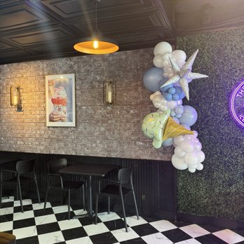 Three Monkeys Ice Cream Parlor - Nice decor - Ice Cream & Frozen Yogurt Near Me - Charleston, South Carolina Three Monkeys Ice Cream Parlor - Nice decor - Ice Cream & Frozen Yogurt Near Me - Charleston, South Carolina