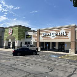 Chuck E. Cheese