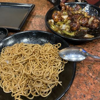 P.F. Chang's - Black Pepper Chicken and Lo Mien Noodles - Chinese Near Me - Scottsdale, Arizona