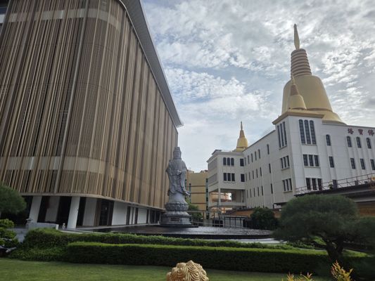 Kong Meng San Phor Kark See Monastery by null