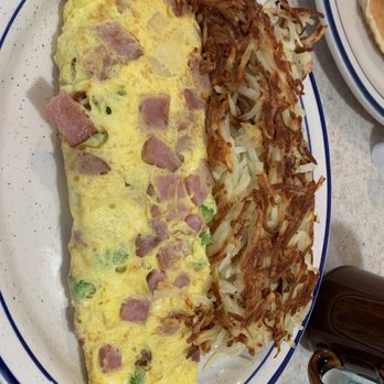 Blue Willow Cafe - Denver omelet (filled with goodness) - American Near Me - Wausau, Wisconsin Blue Willow Cafe - Denver omelet (filled with goodness) - American Near Me - Wausau, Wisconsin