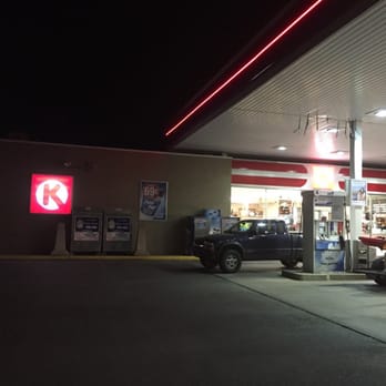 Irving - Walking up to the store entrance - Gas Stations Near Me - Skowhegan, Maine Irving - Walking up to the store entrance - Gas Stations Near Me - Skowhegan, Maine