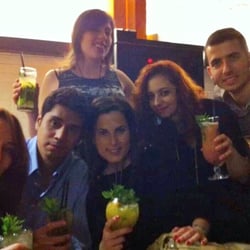 Peek-A-Boo - Un cocktail in compagnia di ottimi amici!
