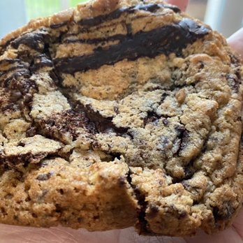 Chocolat Uzma - Banana chocolate chip cookie - Chocolatiers & Shops Near Me - Chicago, Illinois