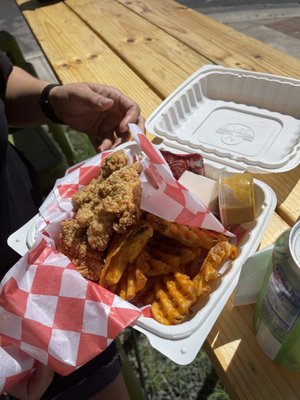 COMMUNITY Kitchen + Taproom by null