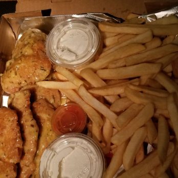 Boston Pizza - Garlic parmesan chicken strips - Pizza Near Me - Las Vegas, Nevada